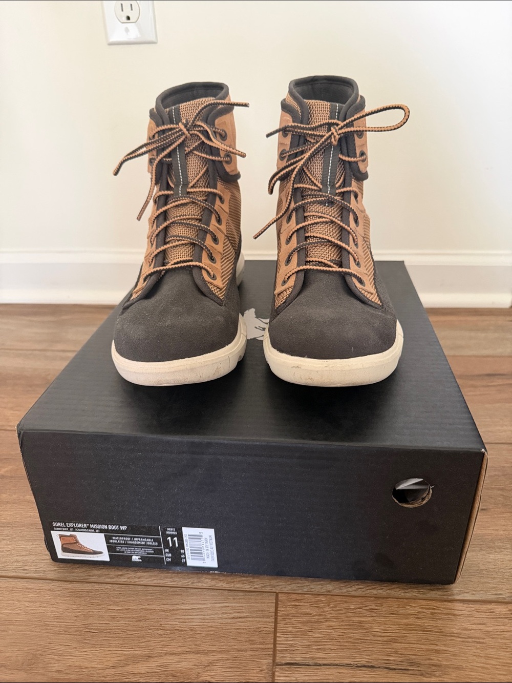 Men's High-Top Sorel Boot in Brown and Black
